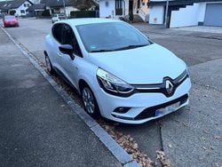 Weiß Gebraucht 2017 Renault Clio IV LIMITED Kleinwagen | 7.300 € (Guter Preis)
