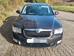 Braun Gebraucht 2011 Skoda Superb Ambition Kombi | 7.500 € (Etwas zu teuer)