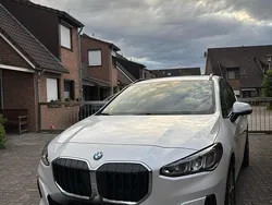 Weiß Gebraucht 2023 BMW 218 Active Tourer Van / Kleinbus | 27.900 € (Guter Preis)