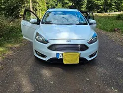 Weiß Gebraucht 2017 Ford Focus Trend Limousine | 7.777 € (Fairer Preis)