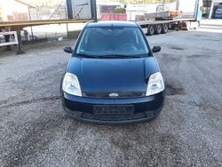 Blau Gebraucht 2004 Ford Fiesta Ambiente Kleinwagen | 1.290 € (Guter Preis)