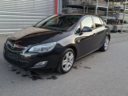 Schwarz Gebraucht 2012 Opel Astra Edition Limousine | 3.000 € (Guter Preis)