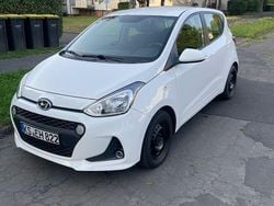 Weiß Gebraucht 2017 Hyundai i10 Classic Kleinwagen | 5.499 € (Fairer Preis)