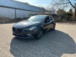Schwarz Gebraucht 2016 Mazda 3 Nakama Limousine | 3.700 € (Superpreis)