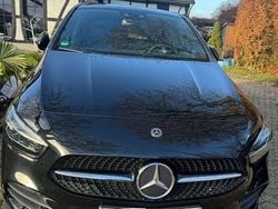 Schwarz Gebraucht 2020 Mercedes B250e Van / Kleinbus | 24.100 € (Fairer Preis)