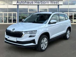 Weiss Gebraucht 2024 Skoda Karoq Selection SUV | 29.950 € (Guter Preis)