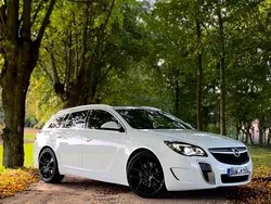 Weiß Gebraucht 2014 Opel Insignia OPC Kombi | 17.999 €