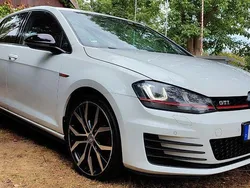 Weiß Gebraucht 2015 VW Golf VII GTI Limousine | 11.600 € (Superpreis)