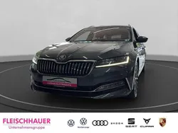 Grau Gebraucht 2017 Skoda Superb LAURIN & KLEMENT Kombi | 34.880 €