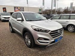 Silber Gebraucht 2016 Hyundai Tucson Trend SUV | 12.700 € (Fairer Preis)