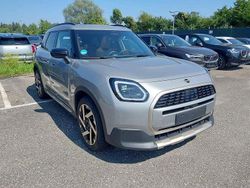 Melting silver iii Gebraucht 2024 Mini Cooper Countryman Favoured SUV | 35.990 € (Fairer Preis)