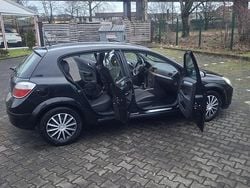Schwarz Gebraucht 2006 Opel Astra Sport Limousine | 1.800 € (Fairer Preis)