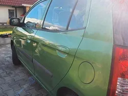 Grün Gebraucht 2004 Kia Picanto Kleinwagen | 2.399 €