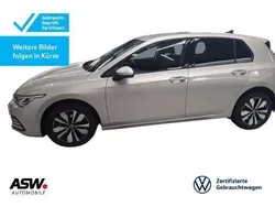Ivory silver metallic Gebraucht 2024 VW Golf VIII Move Limousine | 24.229 € (Guter Preis)