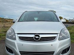 Silber Gebraucht 2011 Opel Zafira Design Edition Van / Kleinbus | 4.999 € (Fairer Preis)