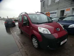 Rot metallic Gebraucht 2009 Peugeot Bipper Basis Van / Kleinbus | 3.999 € (Etwas zu teuer)