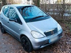 Silber Gebraucht 1999 Mercedes A140 Kleinwagen | 1.250 € (Fairer Preis)