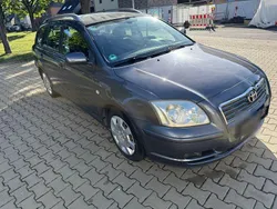 Grau Gebraucht 2006 Toyota Avensis Kombi | 4.590 € (Etwas zu teuer)