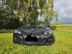 Schwarz Gebraucht 2019 BMW 320 Performance Kombi | 30.999 € (Etwas zu teuer)