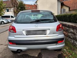 Silber Gebraucht 2011 Peugeot 206+ Kleinwagen | 1.900 €