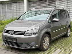 Grau Gebraucht 2010 VW Touran Highline Van / Kleinbus | 4.800 € (Guter Preis)