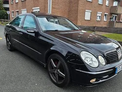 Schwarz Gebraucht 2002 Mercedes E220 Avantgarde Limousine | 2.800 € (Guter Preis)