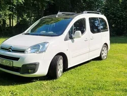 Weiß Gebraucht 2017 Citroën Berlingo Van / Kleinbus | 13.250 € (Teuer)