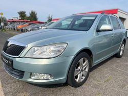 Grün Gebraucht 2010 Skoda Octavia Elegance Kombi | 6.400 € (Fairer Preis)
