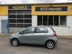 Silber Gebraucht 2009 Toyota Yaris Cool Limousine | 3.450 € (Fairer Preis)