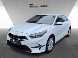 Wd) cararraweiss (weiss Gebraucht 2024 Kia Ceed Vision Limousine | 19.990 € (Guter Preis)