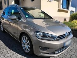 Gold Gebraucht 2015 VW Golf Sportsvan Highline Van / Kleinbus | 11.900 € (Guter Preis)