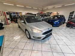 Silber Gebraucht 2015 Ford Focus Trend Limousine | 7.980 € (Fairer Preis)