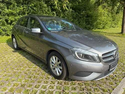 Grau Gebraucht 2013 Mercedes A180 Edition Limousine | 12.099 € (Fairer Preis)