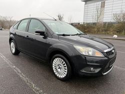 Schwarz Gebraucht 2009 Ford Focus Limousine | 2.650 € (Fairer Preis)