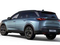 Ingaro blau metallic / dach schw ingaro blau metallic / dach schw Neu 2025 Peugeot 5008 GT Van / Kleinbus | 36.718 € (Fairer Preis)