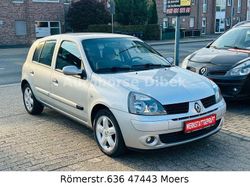 Silber Gebraucht 2005 Renault Clio II Limousine | 1.290 € (Fairer Preis)