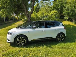 Weiß Gebraucht 2017 Renault Scénic IV Bose Edition Van / Kleinbus | 11.990 € (Fairer Preis)