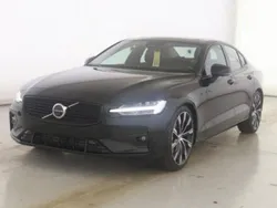 Onyx black (schwarz) Gebraucht 2024 Volvo S60 Plus Limousine | 34.960 € (Guter Preis)