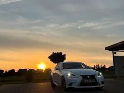 Weiß Gebraucht 2015 Lexus IS300h Sport Line Limousine | 21.500 € (Fairer Preis)