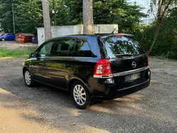 Schwarz Gebraucht 2011 Opel Zafira Van / Kleinbus | 2.999 € (Guter Preis)