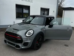 Grau Gebraucht 2020 Mini John Cooper Works Kleinwagen | 23.500 € (Fairer Preis)