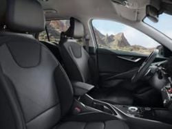 Schneeweiß schneeweiß Gebraucht 2024 Kia Niro Edition 7 SUV | 27.755 € (Superpreis)