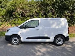 Weiß Gebraucht 2022 Opel Combo-e Life Van / Kleinbus | 22.990 € (Fairer Preis)