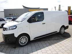 Weiß Neu 2025 Opel Vivaro-e Combi Edition Van | 49.900 €