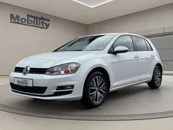 Weiß Gebraucht 2016 VW Golf VII Allstar Limousine | 12.222 € (Fairer Preis)