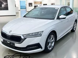 Weiß Gebraucht 2022 Skoda Octavia Ambition Limousine | 19.990 € (Guter Preis)