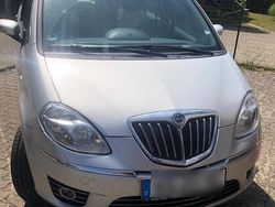 Silber Gebraucht 2008 Lancia Musa Van / Kleinbus | 2.700 €