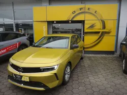 Gelb Gebraucht 2022 Opel Astra Edition Limousine | 19.870 € (Fairer Preis)