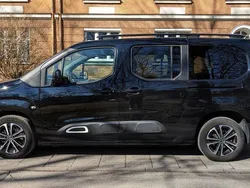 Schwarz Gebraucht 2019 Citroën Berlingo Shine Van / Kleinbus | 21.200 € (Fairer Preis)