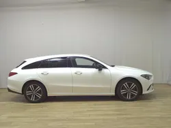 Weiss Gebraucht 2022 Mercedes CLA220 Shooting Brake Progressive Kombi | 24.980 € (Guter Preis)